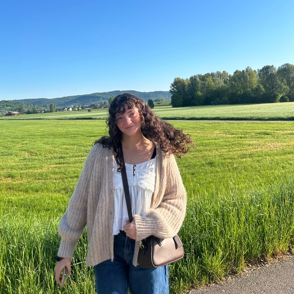 Meet your Posher, Calley - Picture 1 of 1